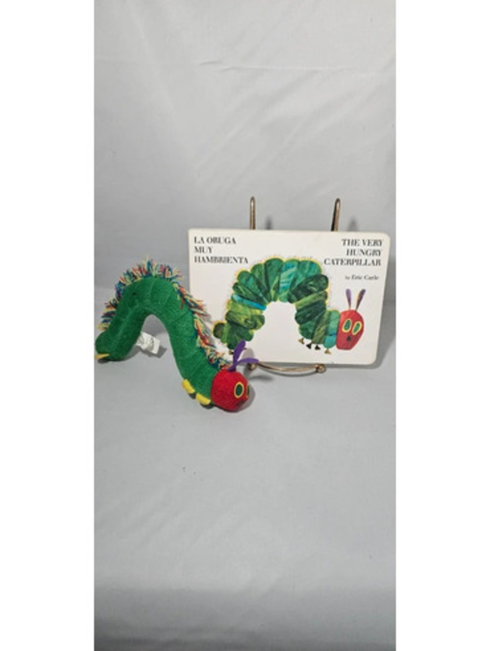 The Very Hungry Caterpillar Bilingual Spanish Board Book + Plush Eric Carle